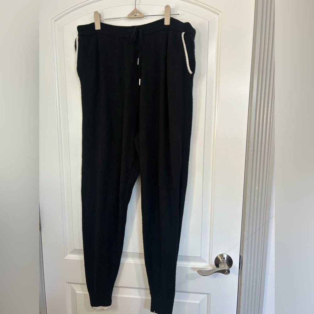 Savage X Fenty Women's White Trim Jogger Sweat Pants size large cozy lounge